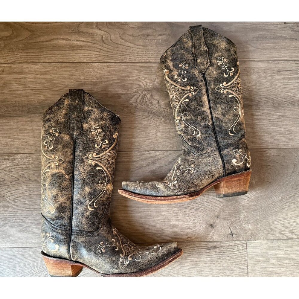 Circle G Distressed Black and Tan western Boots